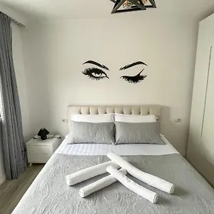 Centre View Apartment