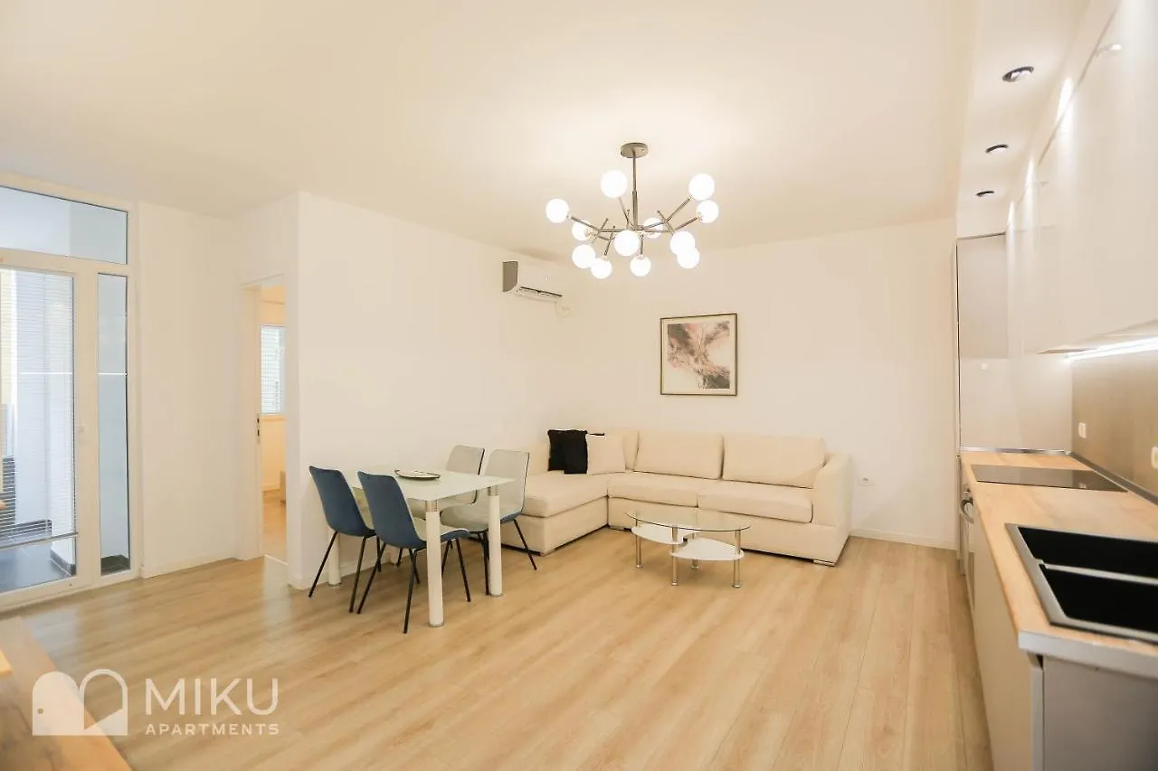 Miku Apartment-Brand New At Wilson Square Tirana 0*,